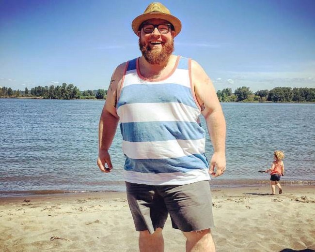 Bruce Sturgell erklärt die Übergrößen Sommermode für Herren